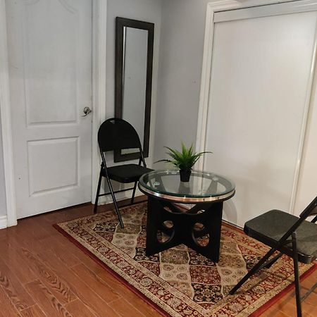 Spacious Mbr Near Kennedy Subway & Go Toronto Exterior foto