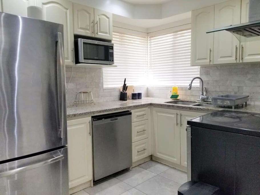 Spacious Mbr Near Kennedy Subway & Go Toronto Exterior foto