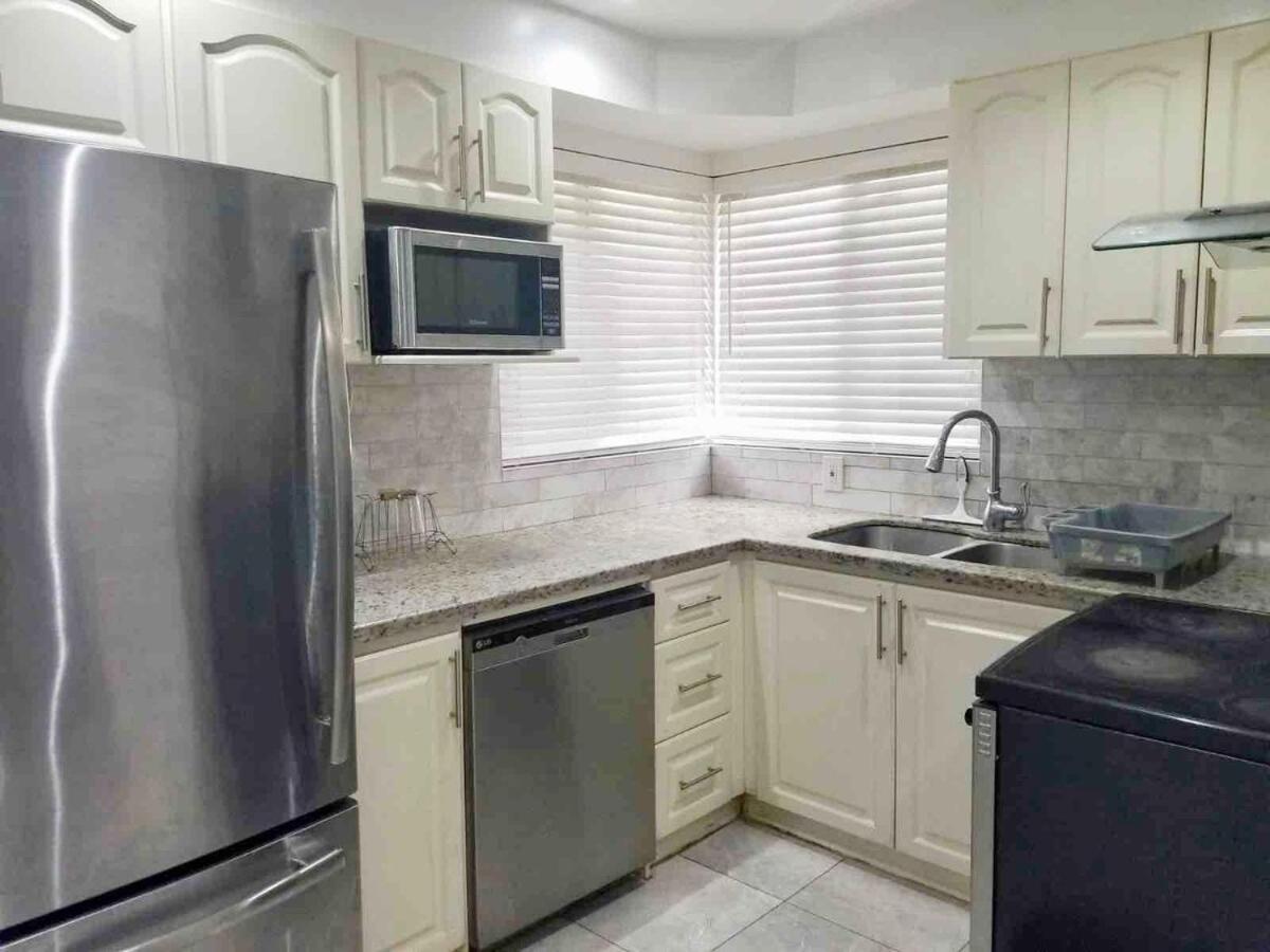 Spacious Mbr Near Kennedy Subway & Go Toronto Exterior foto