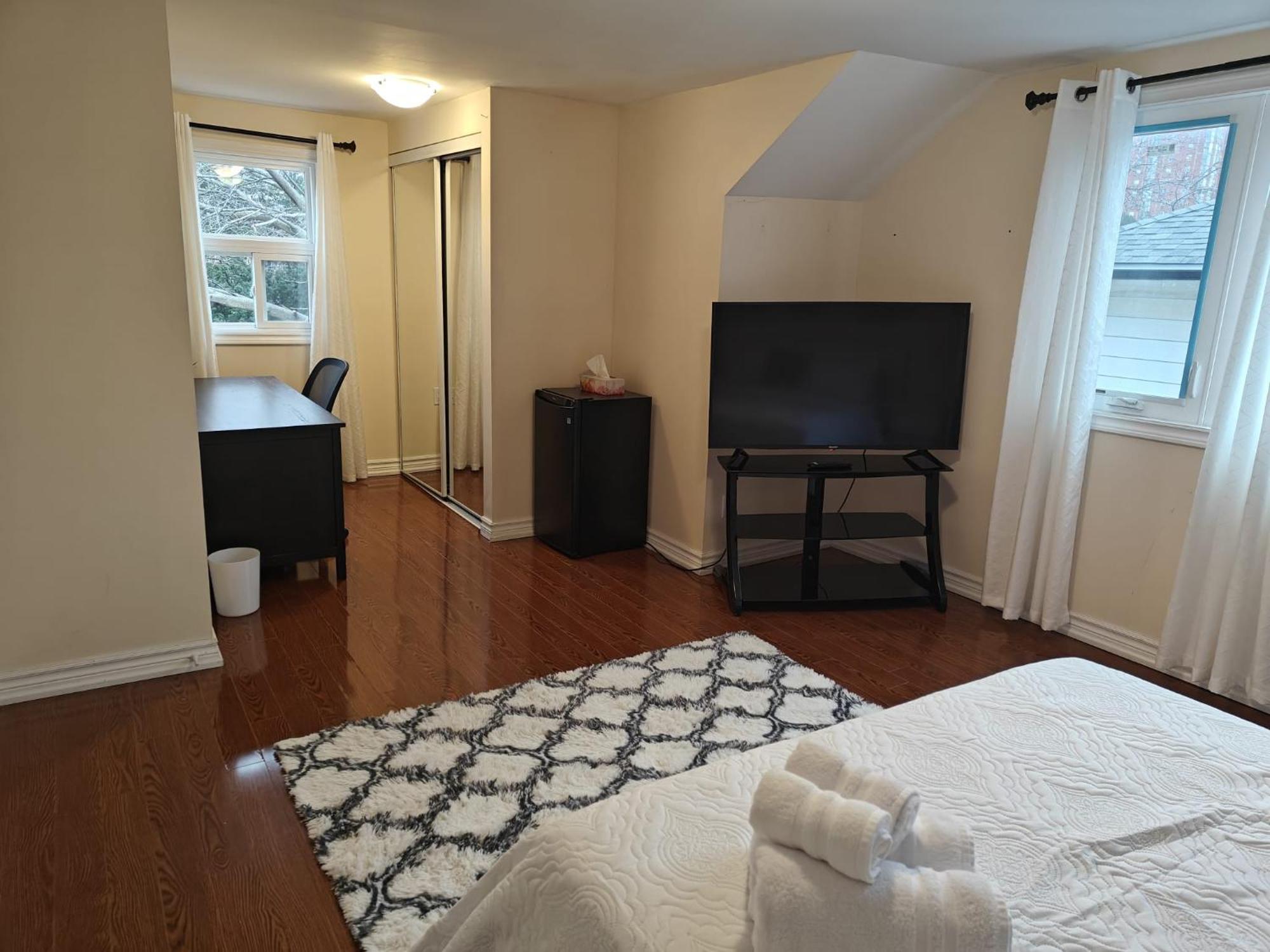 Spacious Mbr Near Kennedy Subway & Go Toronto Exterior foto